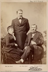 Julia T (Dent) Grantová (1826-1902); Ulysses Simpson Grant (1822-85), armádní generál Unie, 18. prezident USA; Plukovník Frederick Dent Grant (1850-1912) (foto alba)